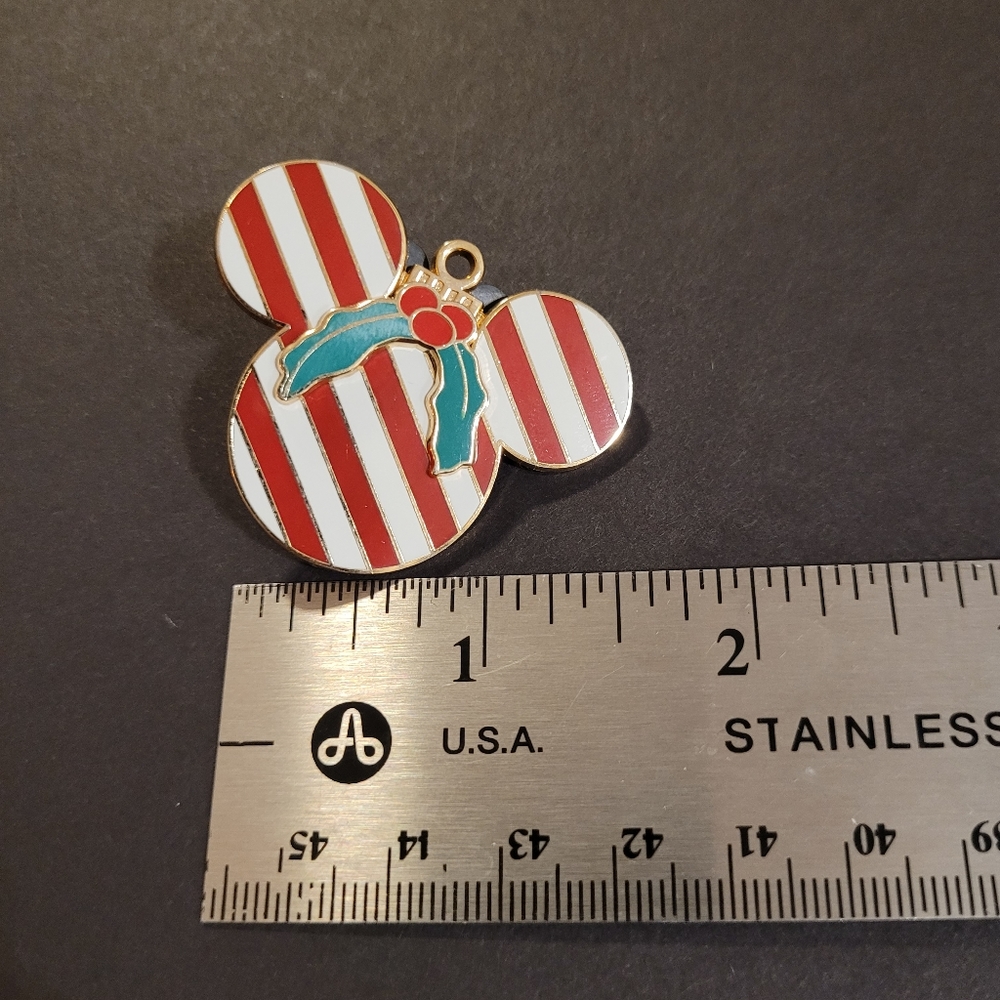 DLR - 2008 Mickey Mouse Icon Ornament Candy Cane Disney Pin - Picture 8 of 8